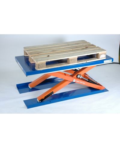 Low U lifting table 1000 kg platform size 1500 x 800 mm Low U lifting table 1000 kg platform size 1500 x 800 mm