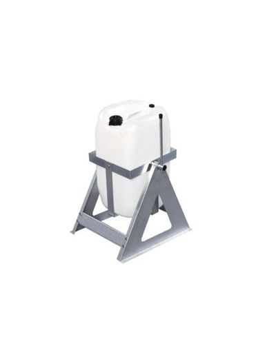 Ladle for standard size jerrycans