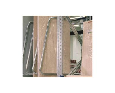 Tube distributor for pallet rack