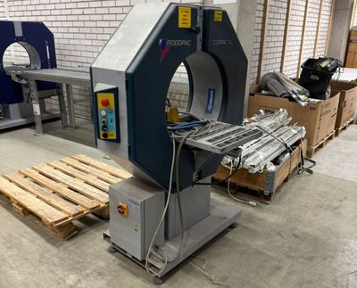 Robopac Compacta wrapping machine