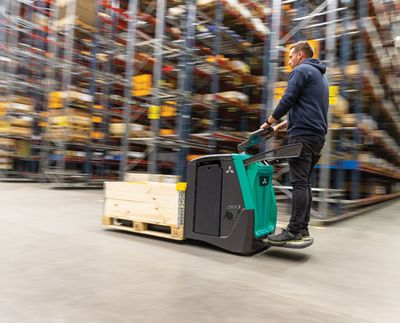 Mitsubishi PREMIA platform trucks Mitsubishi PREMIA platform trucks