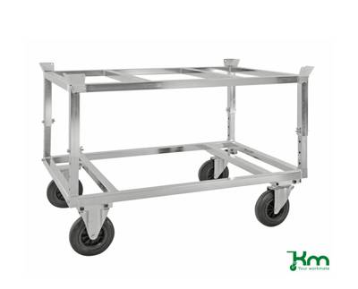 Adjustable pallet truck with pallet staples Adjustable pallet truck with pallet staples